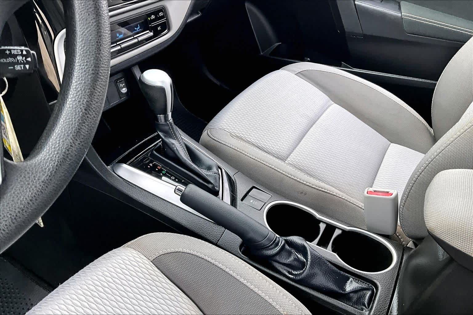 Thumbnail: 2018 Toyota Corolla - 13