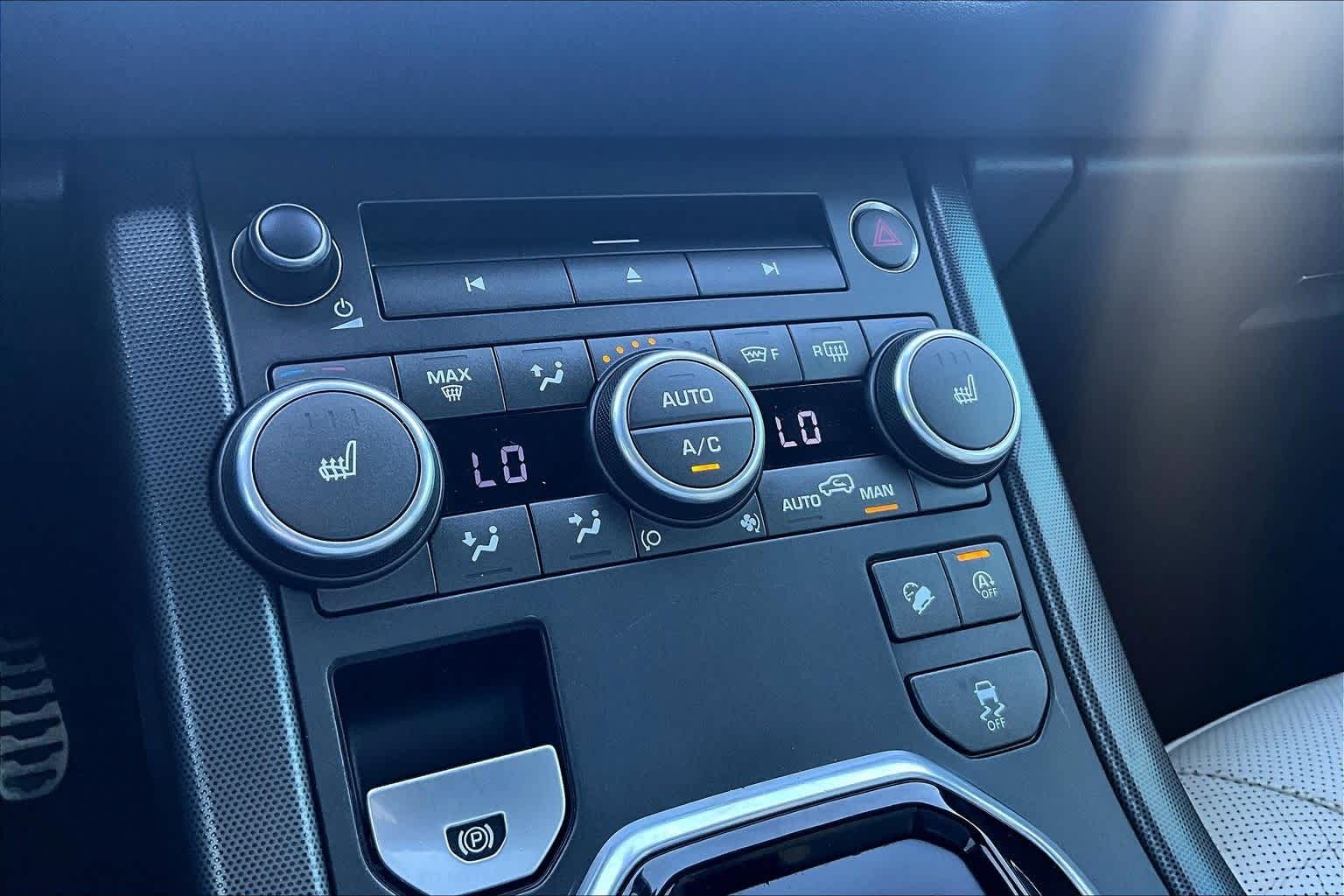 Thumbnail: 2019 Land Rover Range Rover Evoque - 23