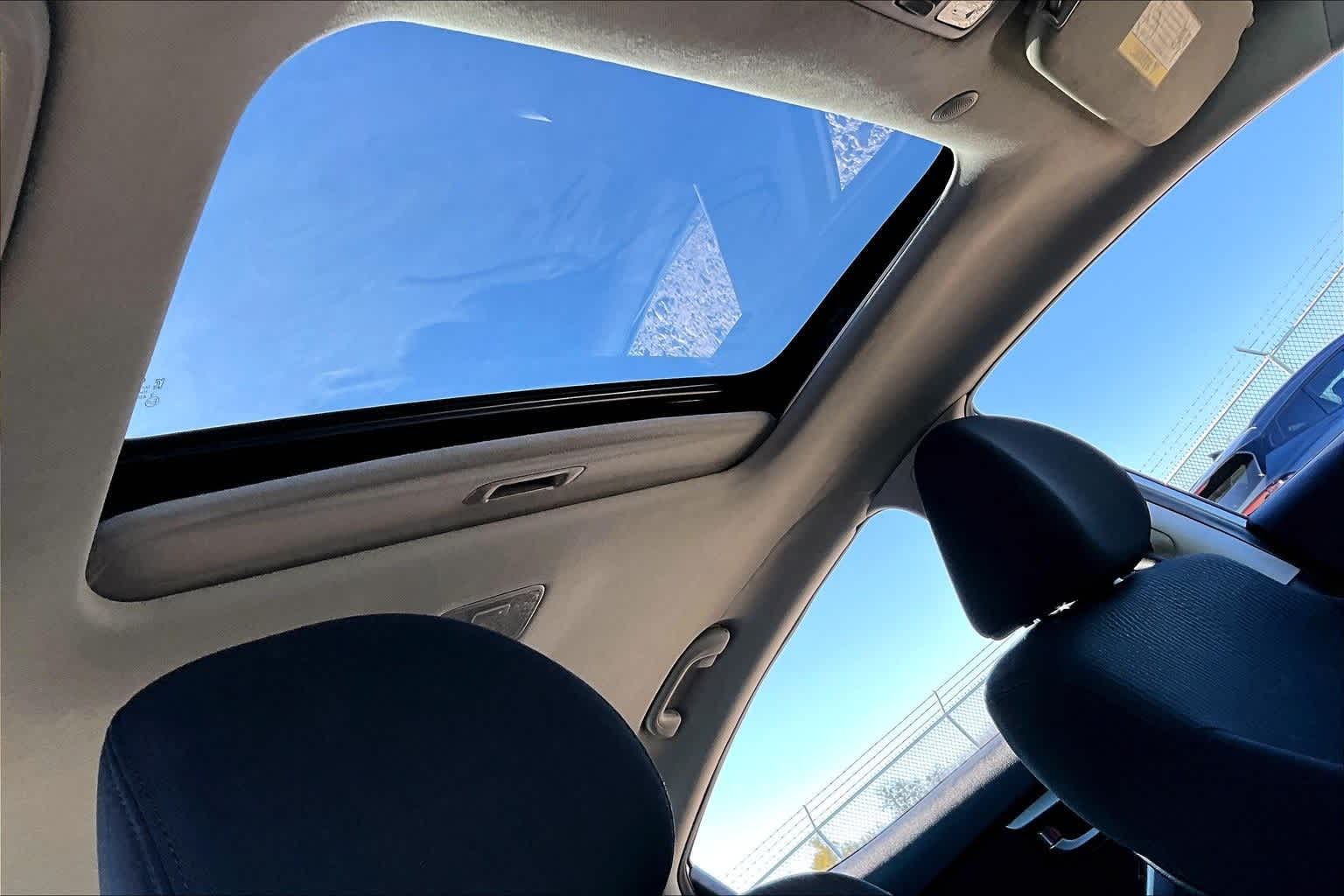 Thumbnail: 2015 Hyundai Elantra - 16