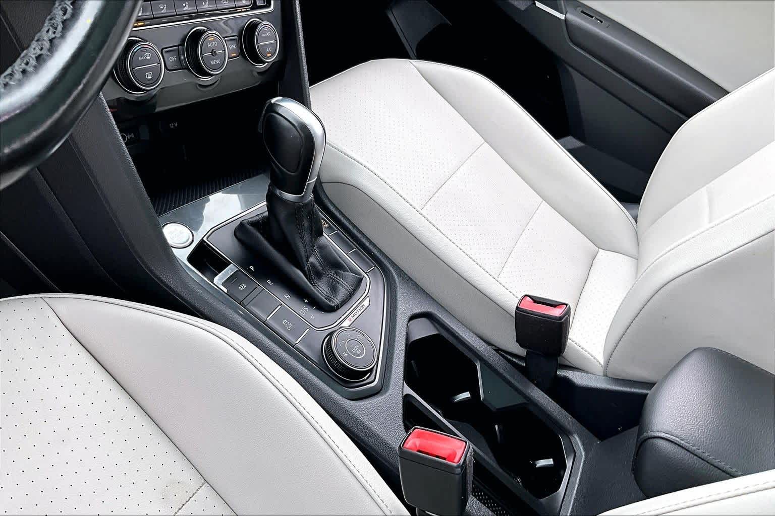 Thumbnail: 2018 Volkswagen Tiguan - 13