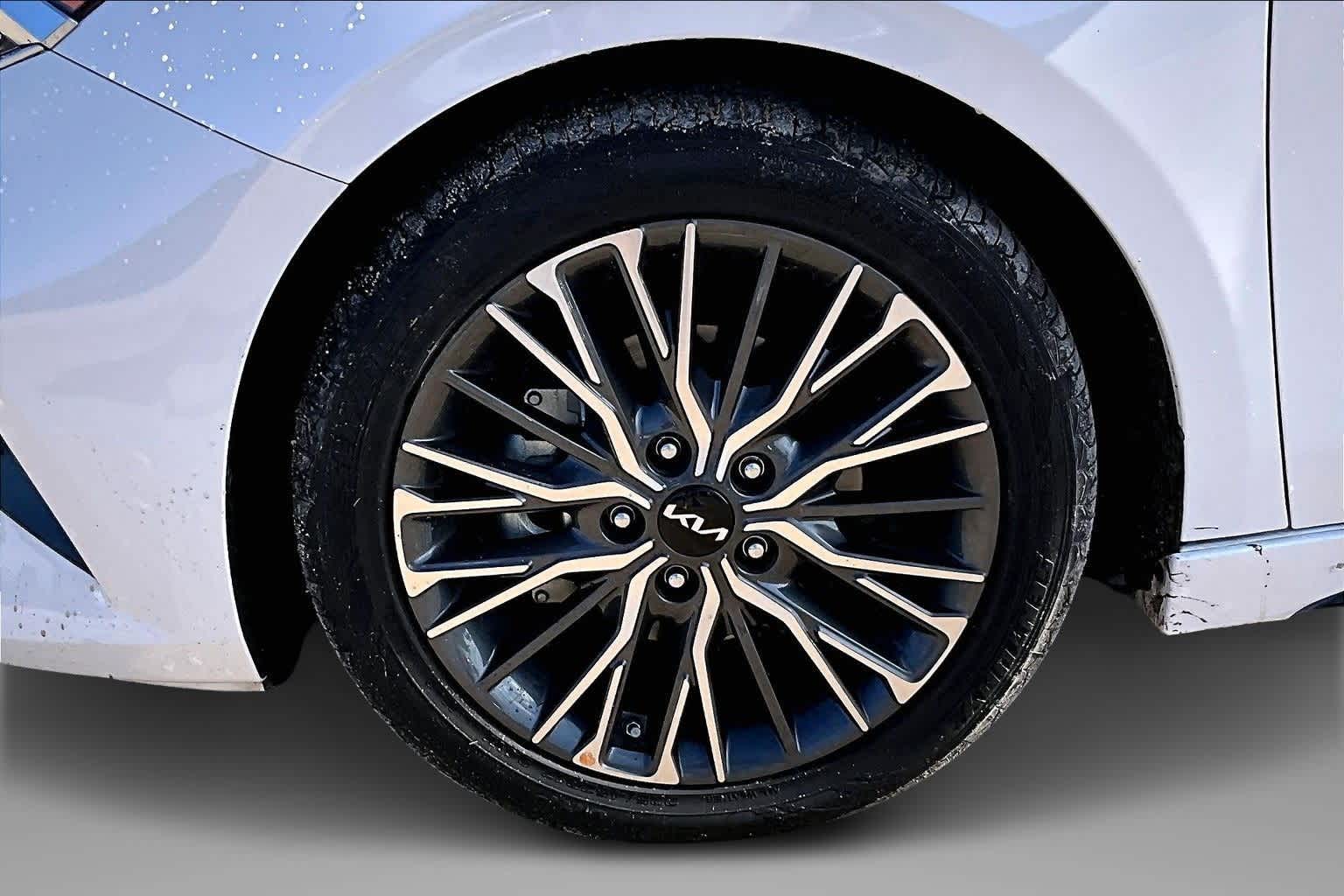 Thumbnail: 2024 Kia Forte - 7