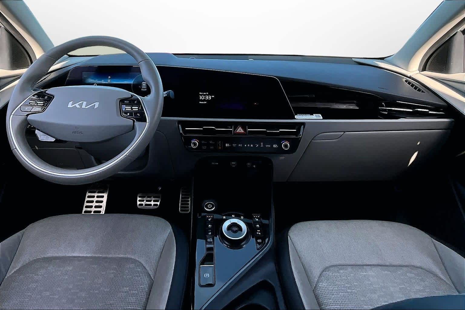 Thumbnail: 2023 Kia Niro - 14