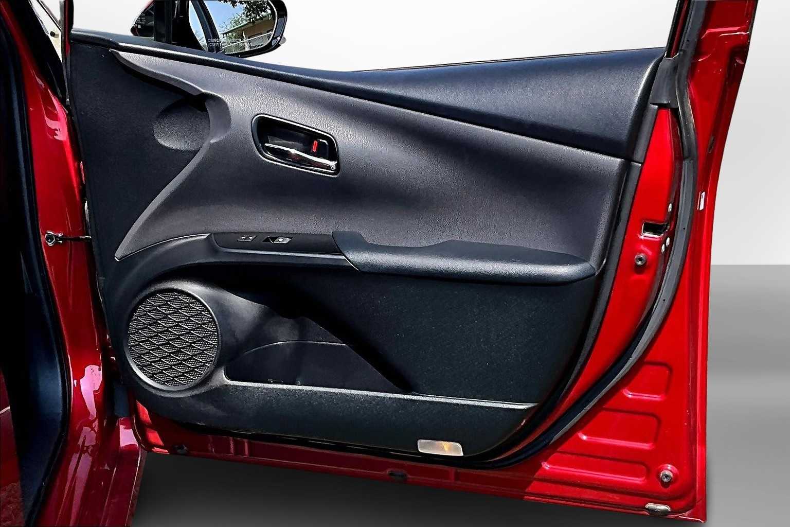 Thumbnail: 2017 Toyota Prius - 18