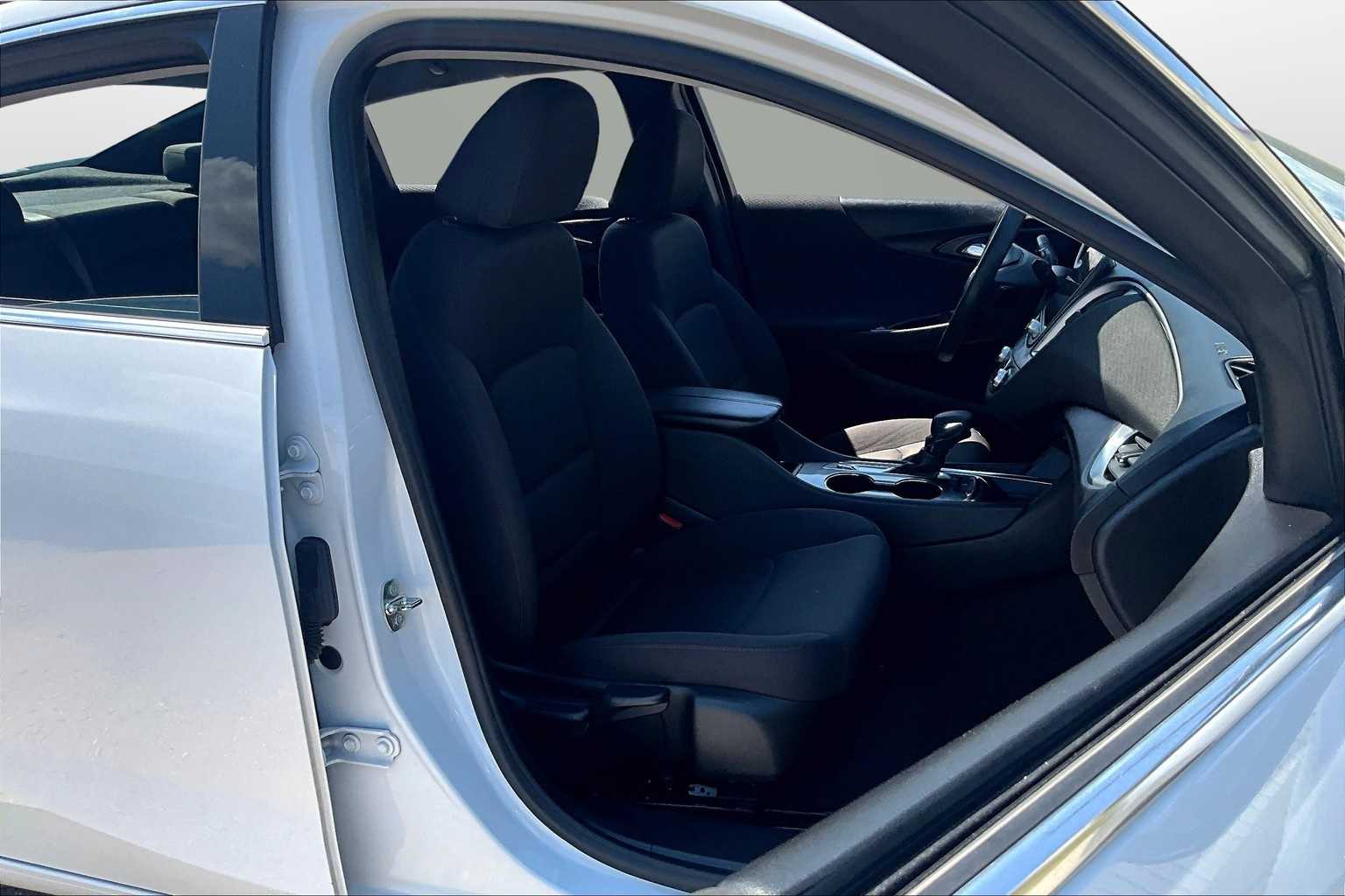 Thumbnail: 2023 Chevrolet Malibu - 7