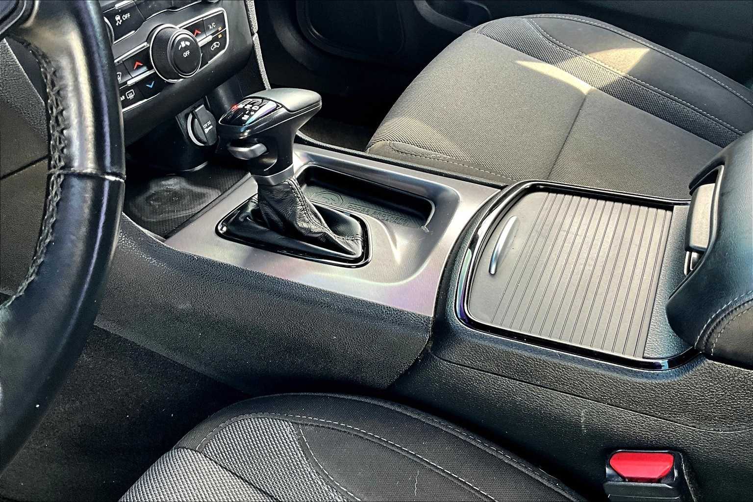 2020 Dodge Charger SXT 13