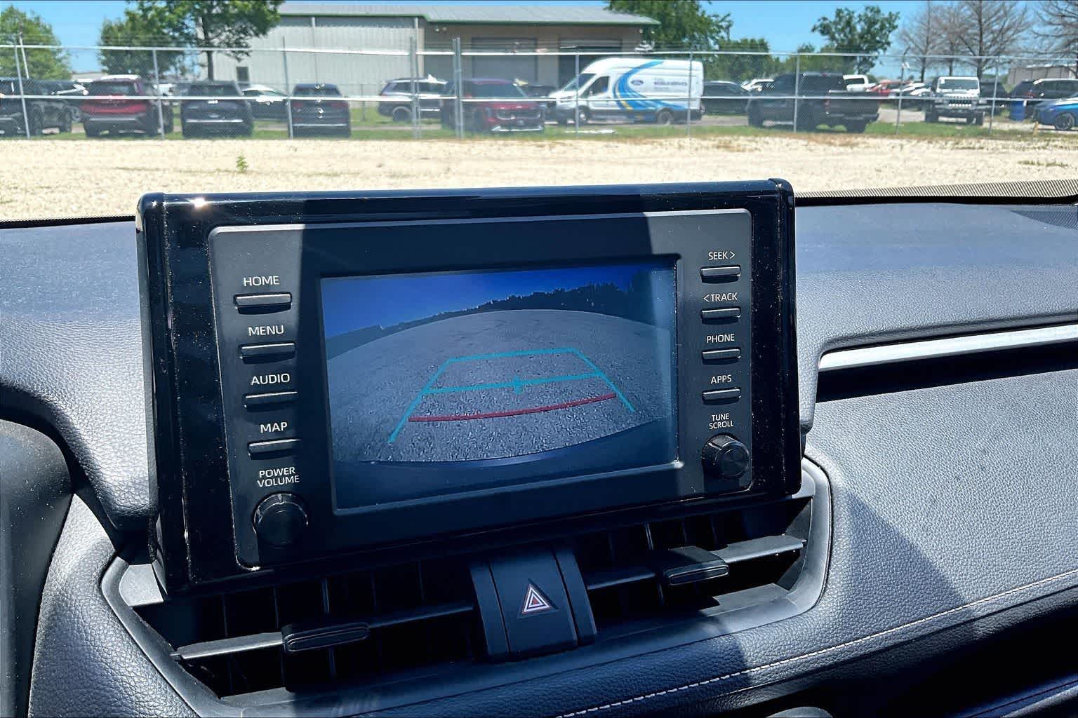 Thumbnail: 2019 Toyota RAV4 - 17