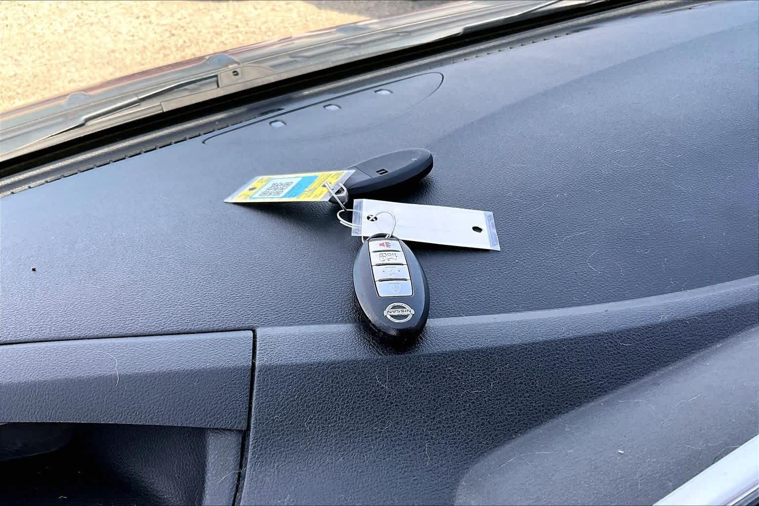 Thumbnail: 2013 Nissan Leaf - 8