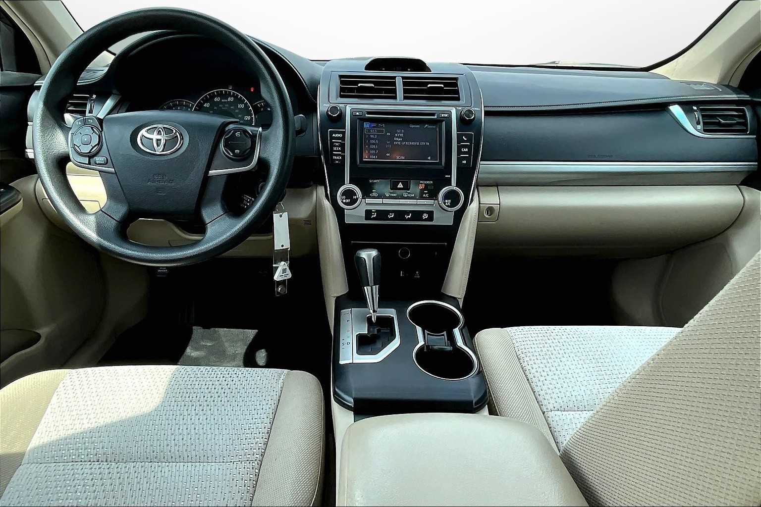 Thumbnail: 2012 Toyota Camry - 14