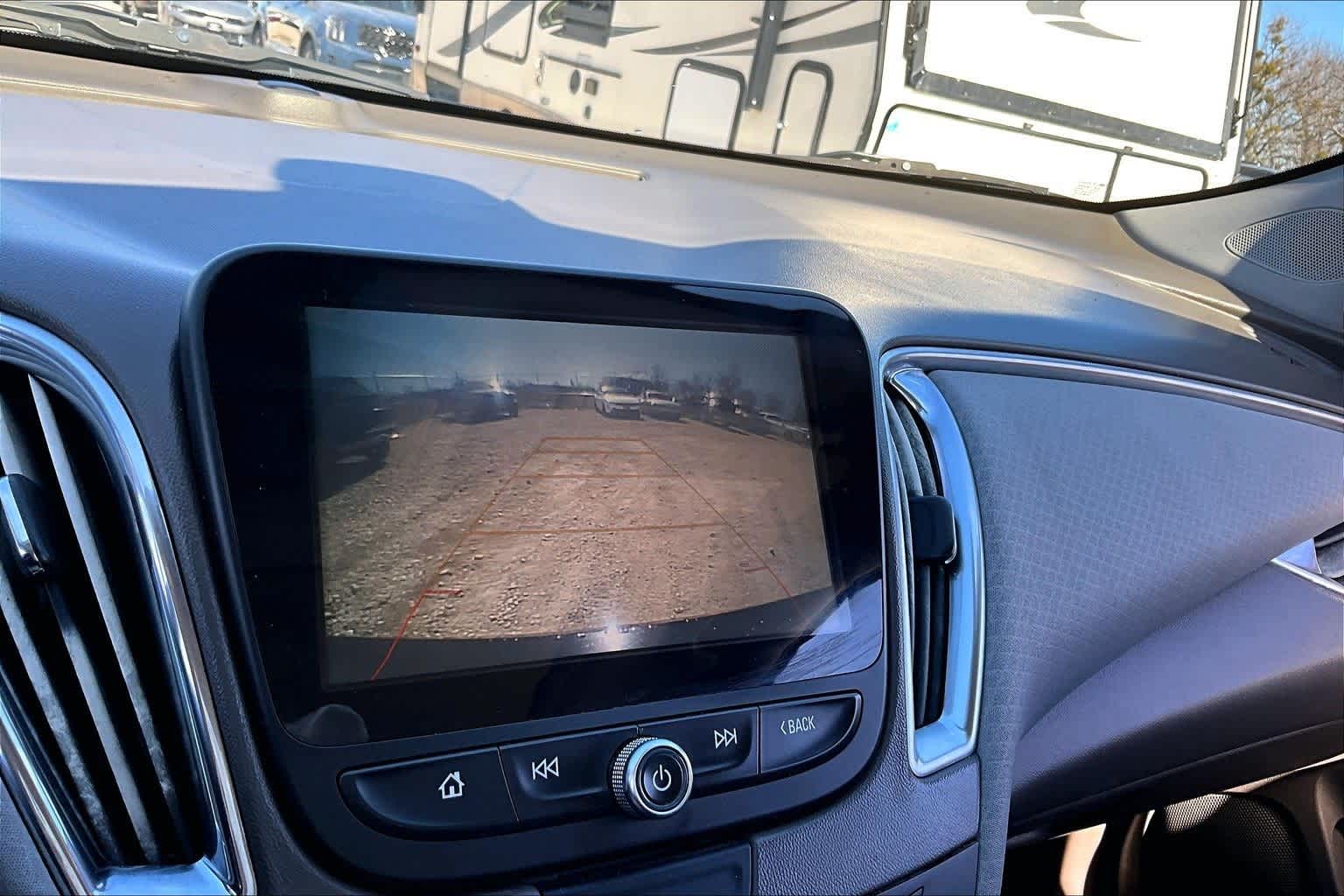 Thumbnail: 2018 Chevrolet Malibu - 20