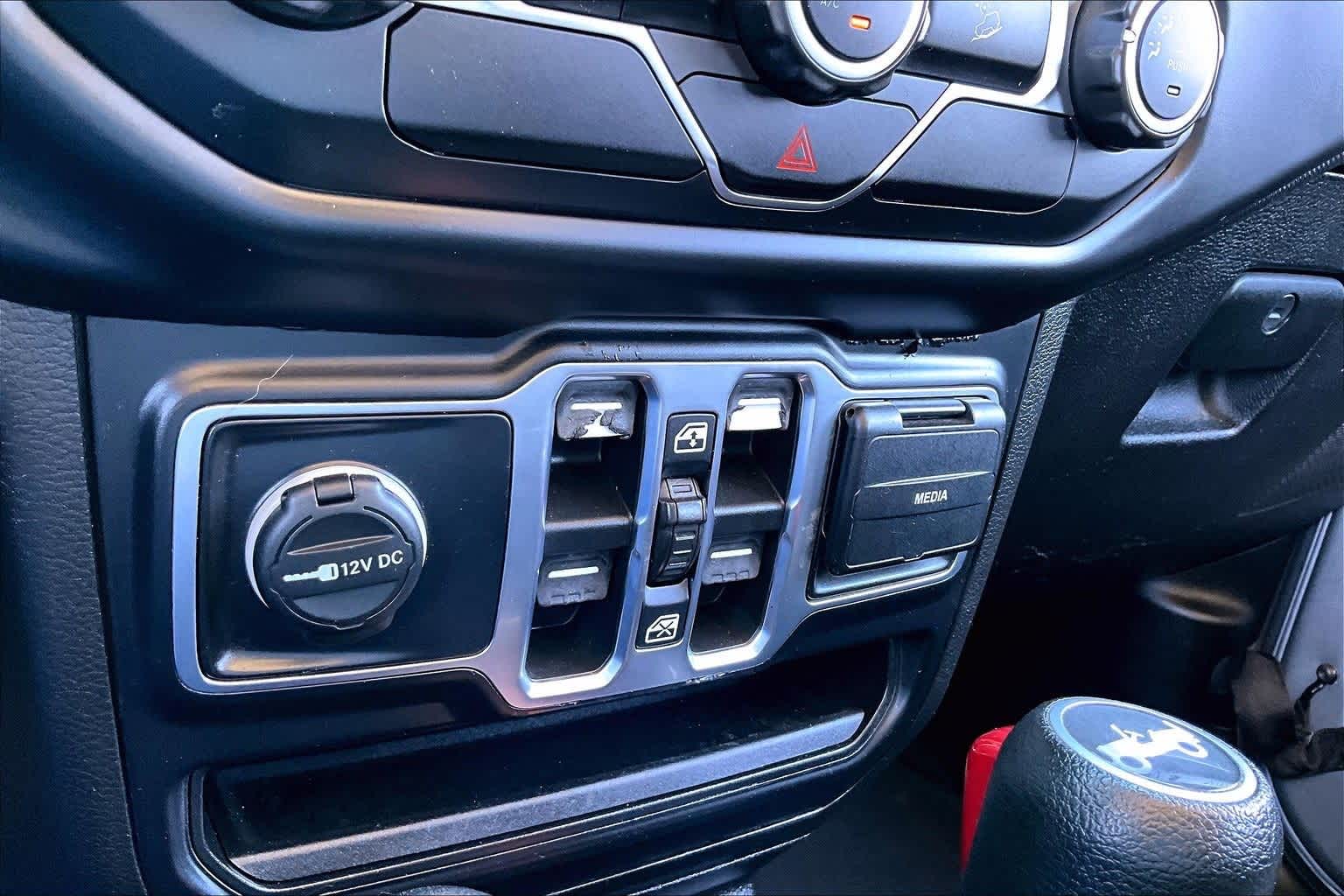 Thumbnail: 2020 Jeep Wrangler - 21