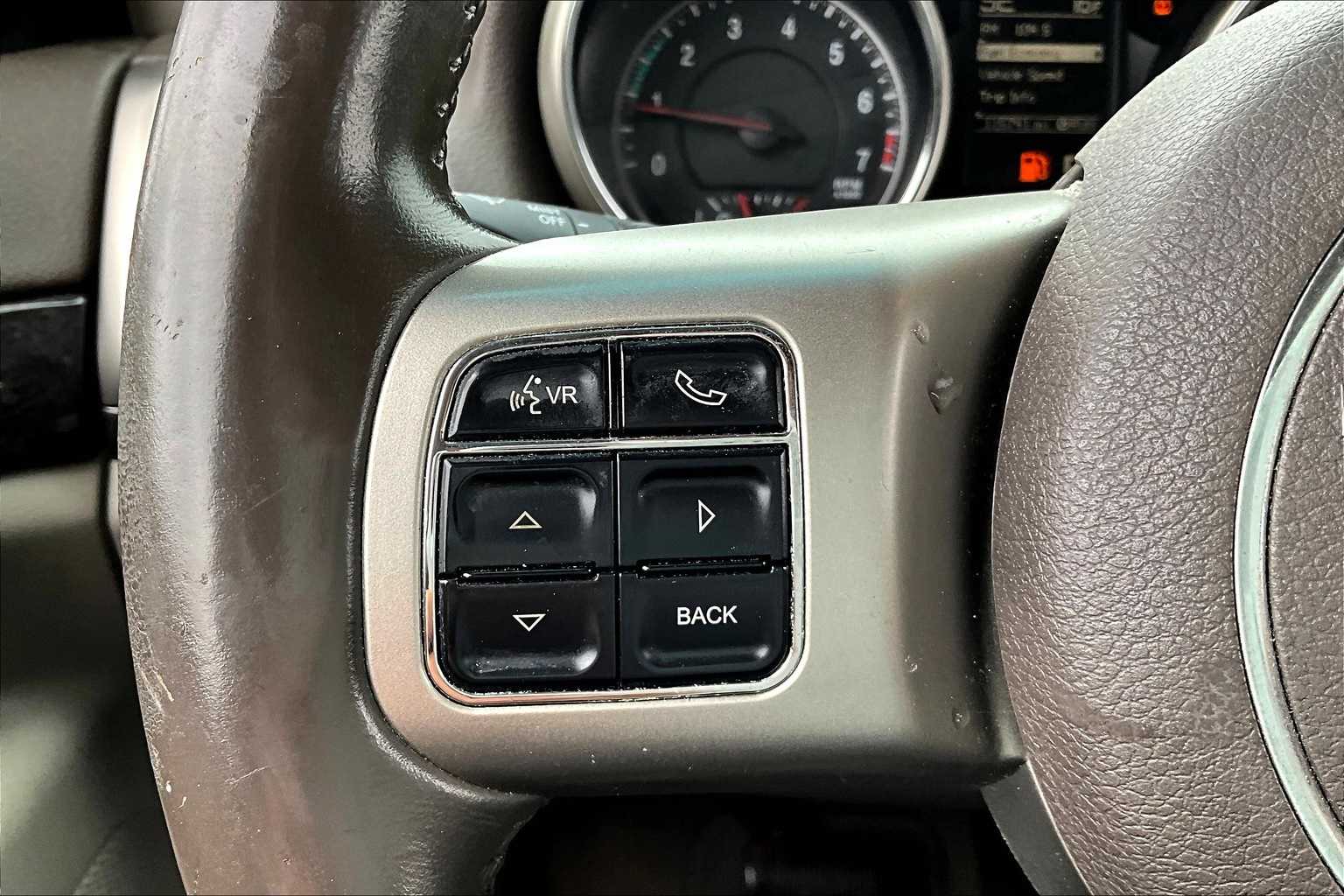 Thumbnail: 2011 Jeep Grand Cherokee - 19