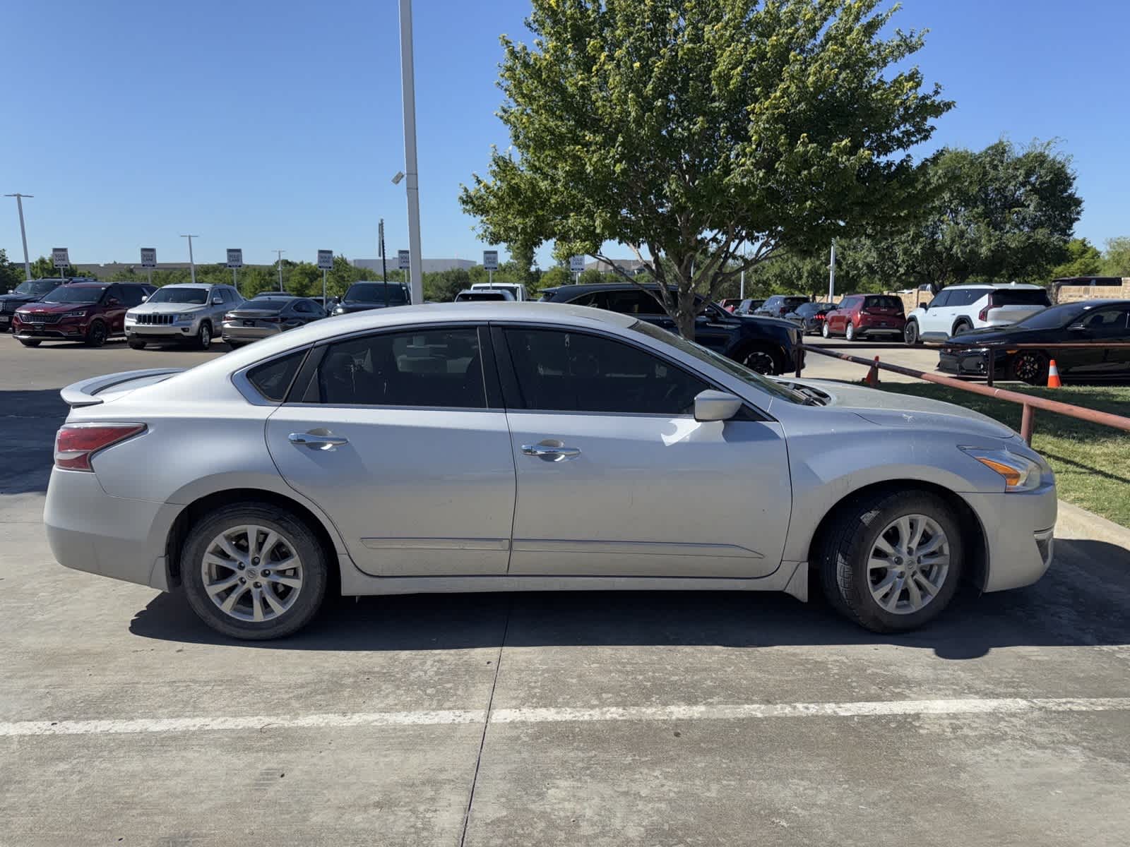 Thumbnail: 2015 Nissan Altima - 4