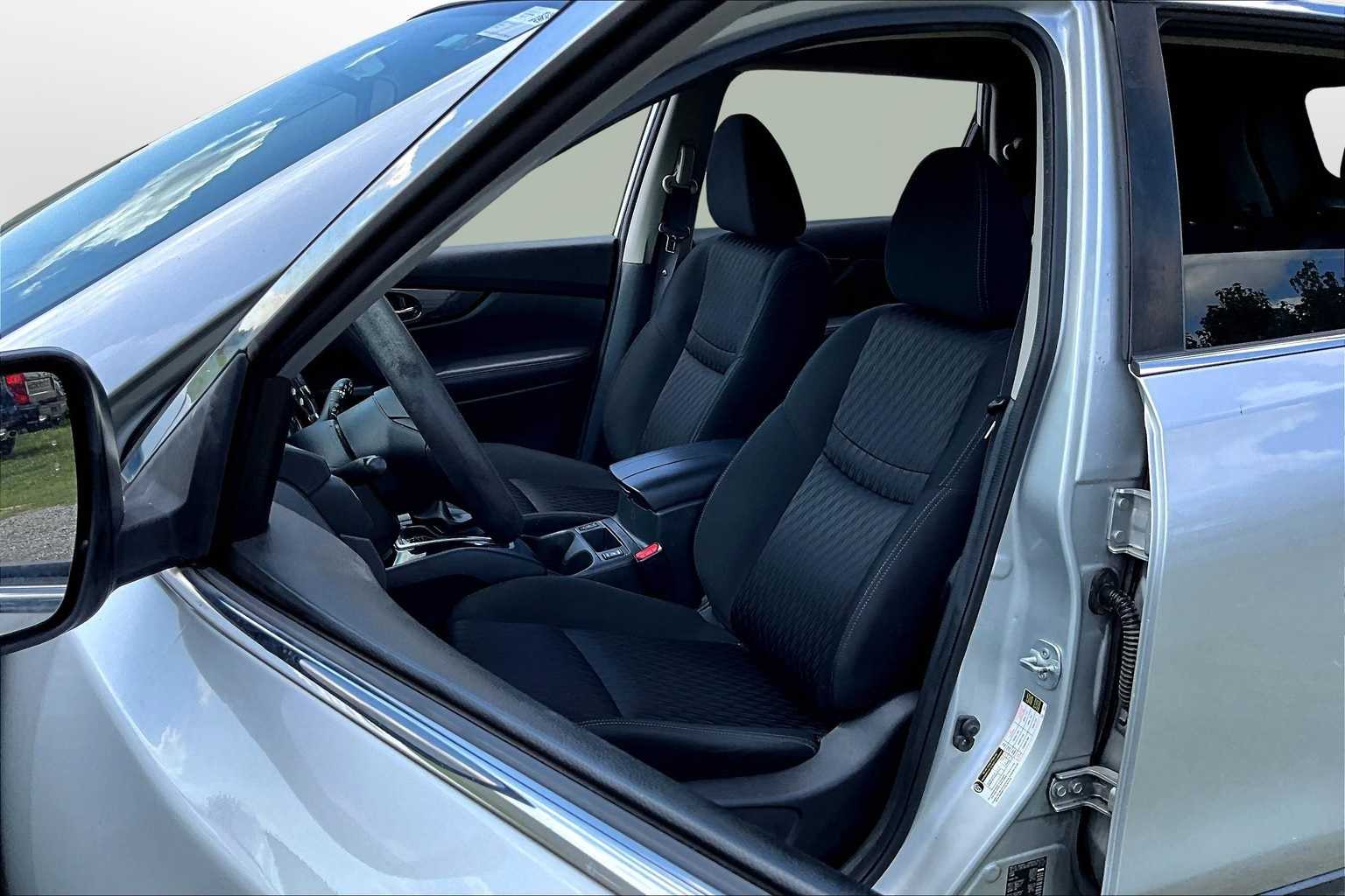 Thumbnail: 2017 Nissan Rogue - 23