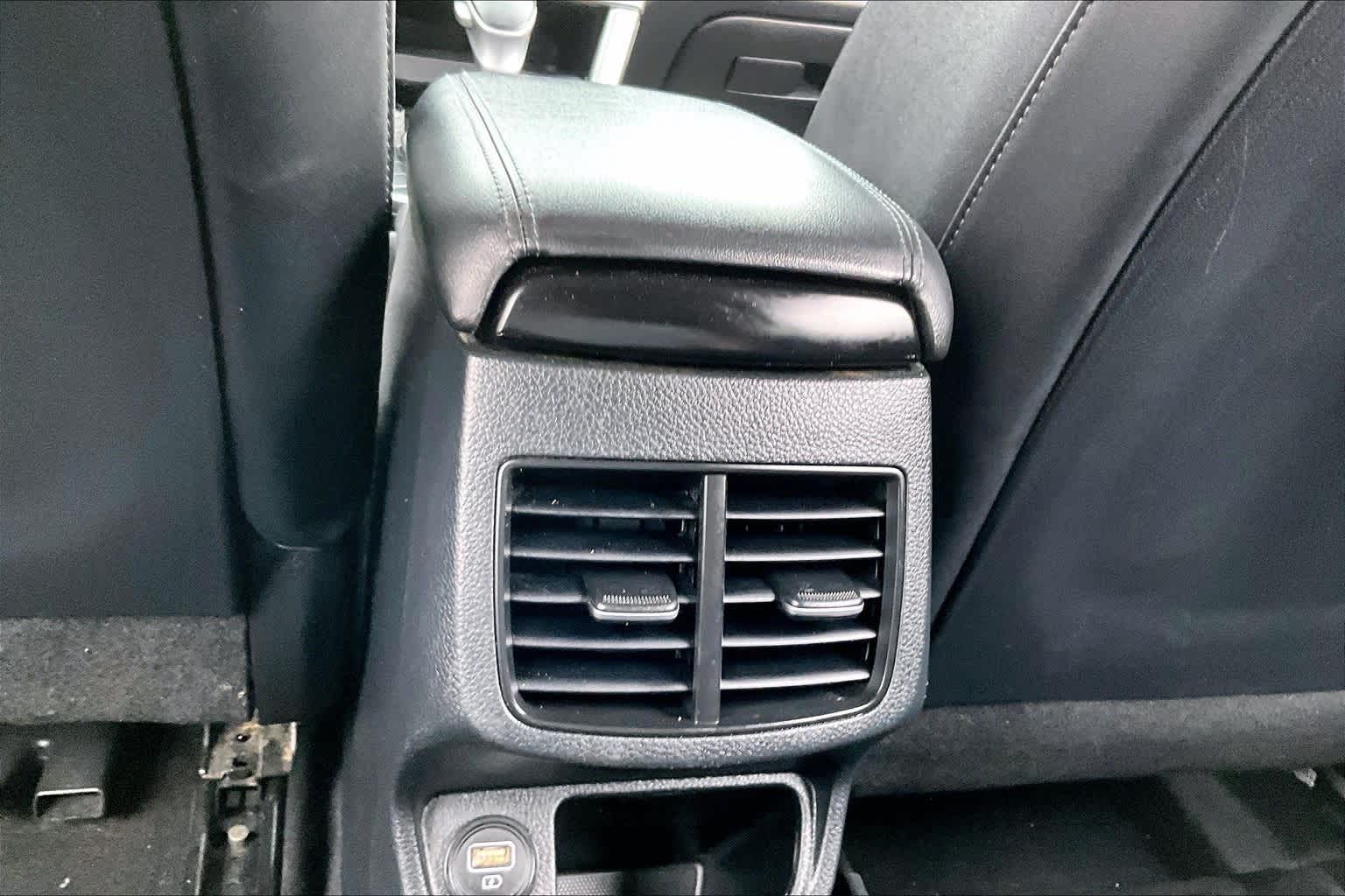 Thumbnail: 2023 Kia Seltos - 24