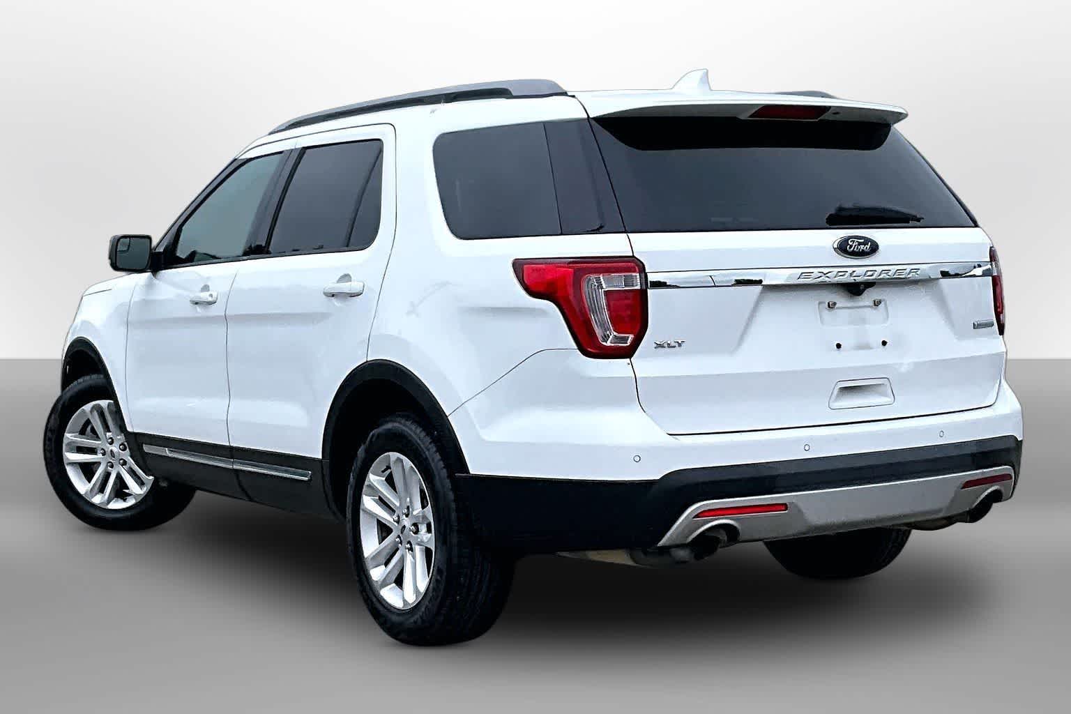 Thumbnail: 2017 Ford Explorer - 11