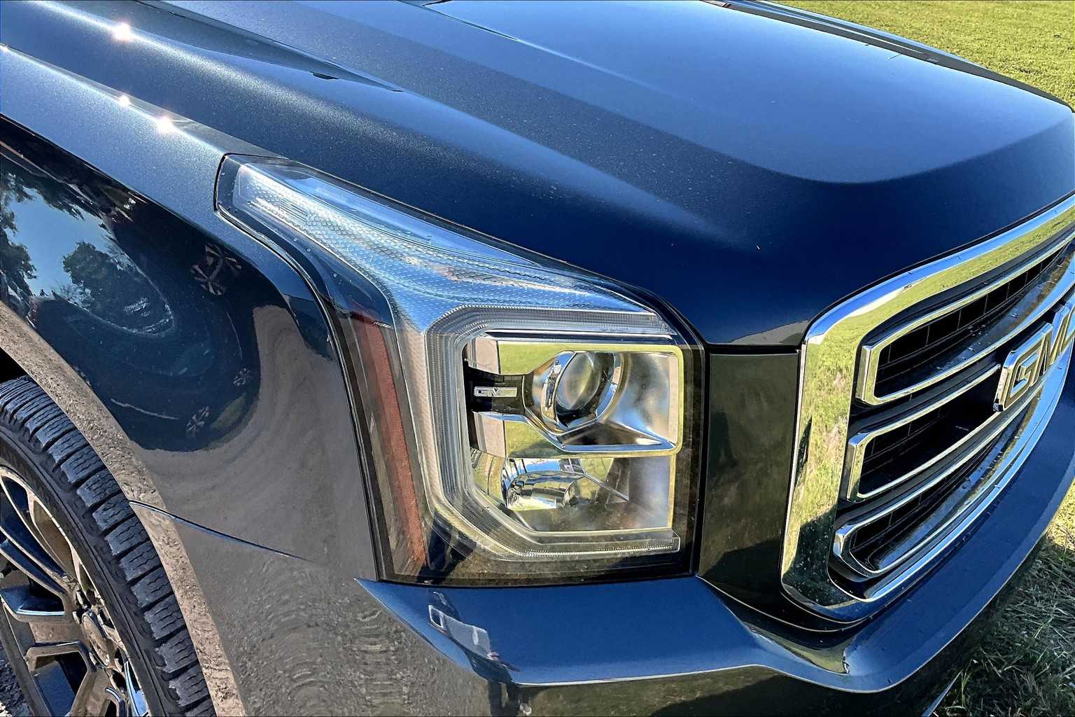 Thumbnail: 2020 GMC Yukon XL - 31