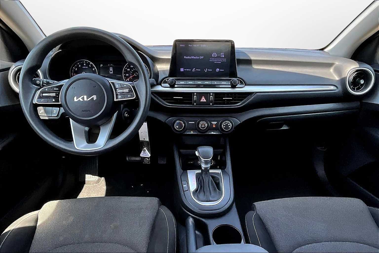 Thumbnail: 2022 Kia Forte - 14