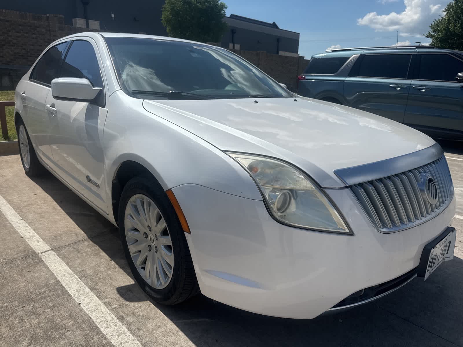 Thumbnail: 2010 Mercury Milan - 3