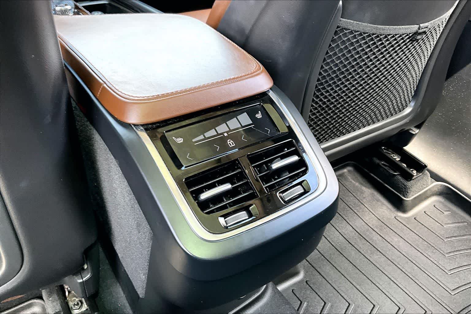 Thumbnail: 2020 Volvo XC90 - 22