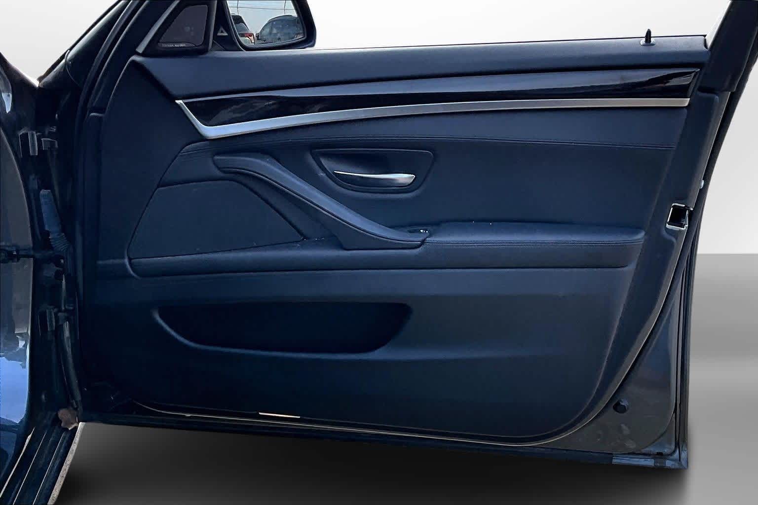 Thumbnail: 2016 BMW 5 Series - 18