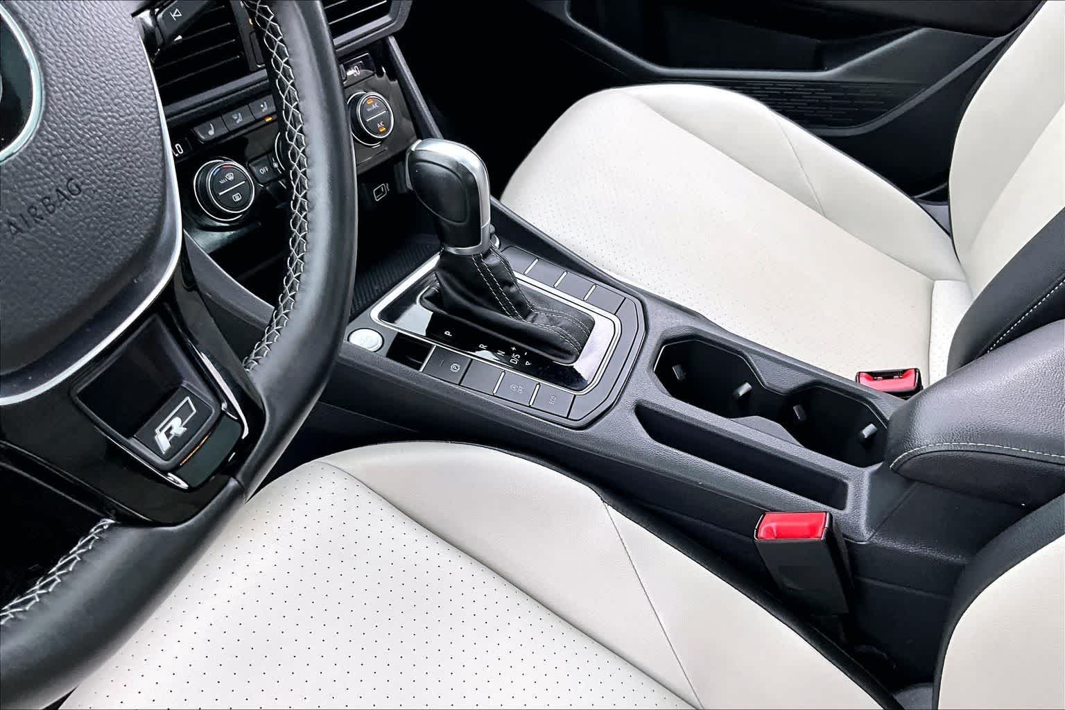 Thumbnail: 2019 Volkswagen Jetta - 13