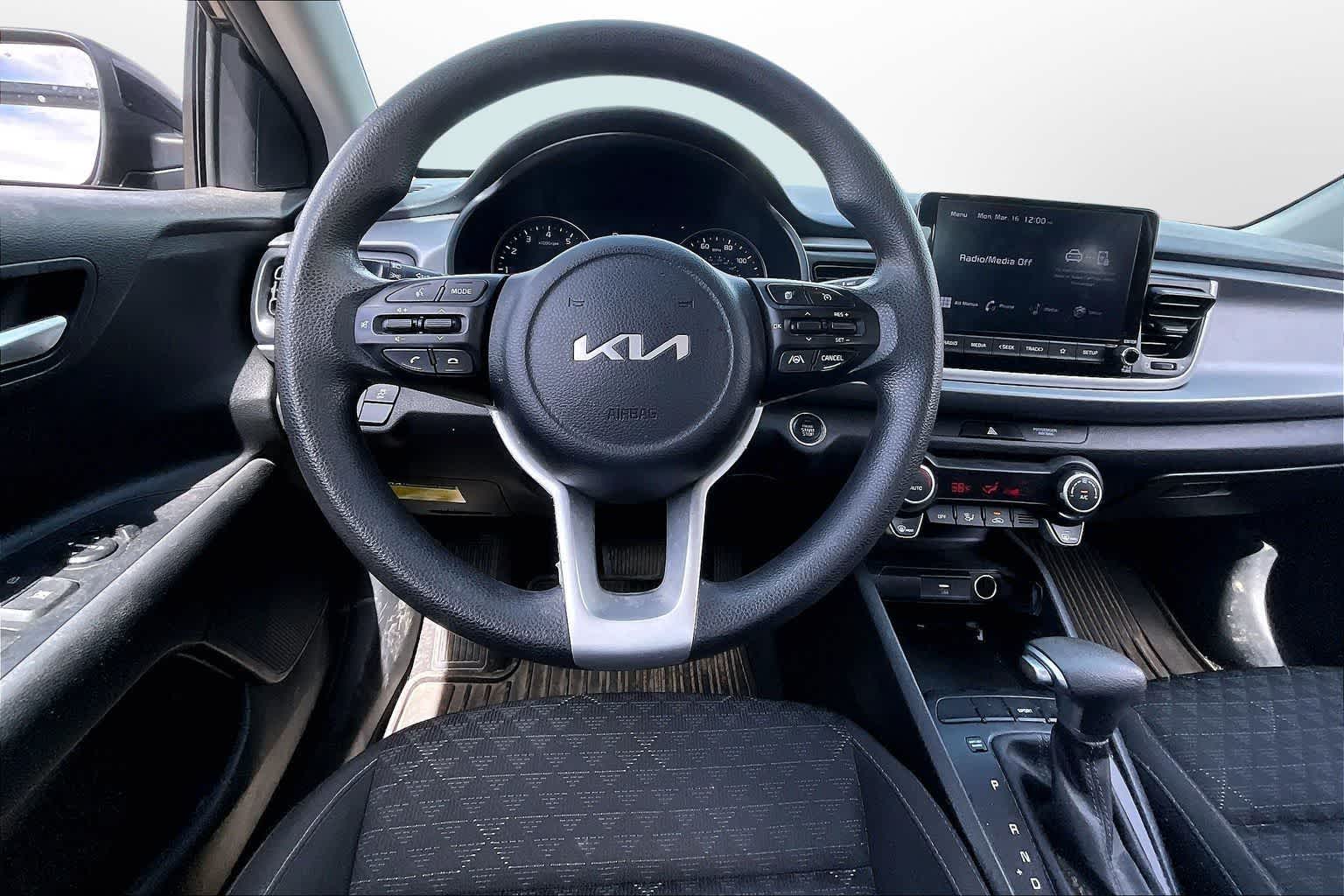 Thumbnail: 2023 Kia Rio - 5