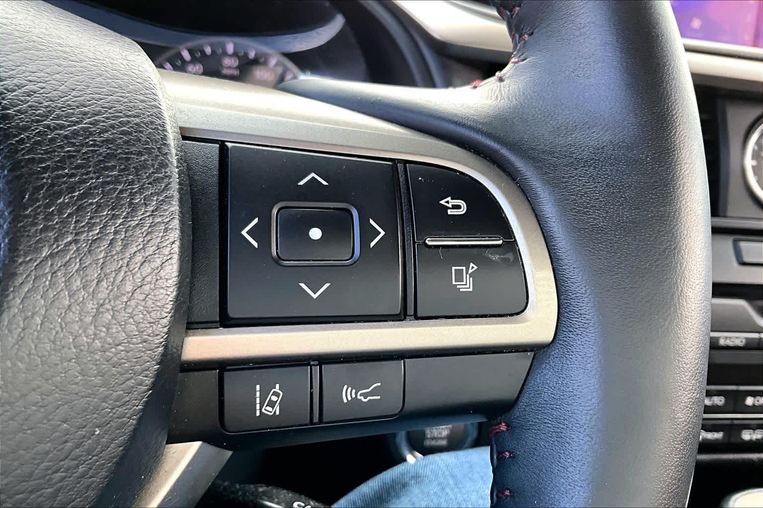 Thumbnail: 2017 Lexus RX - 21