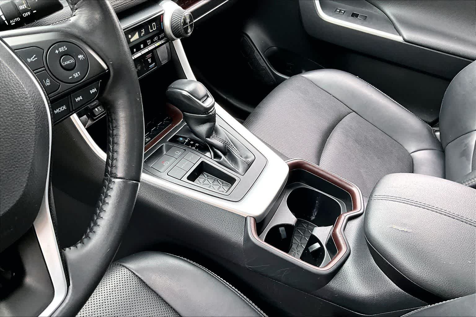 Thumbnail: 2019 Toyota RAV4 - 13