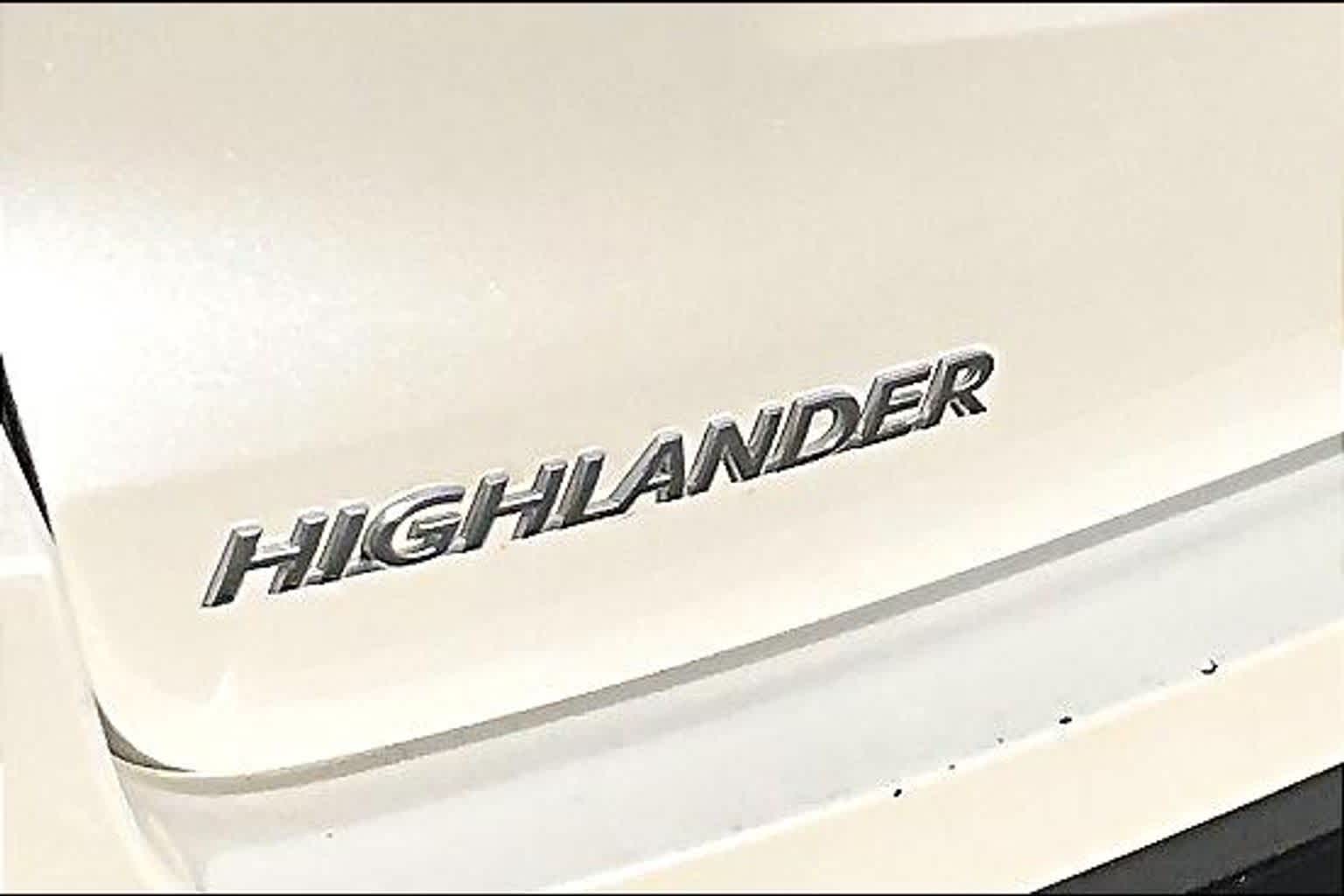 Thumbnail: 2017 Toyota Highlander - 31