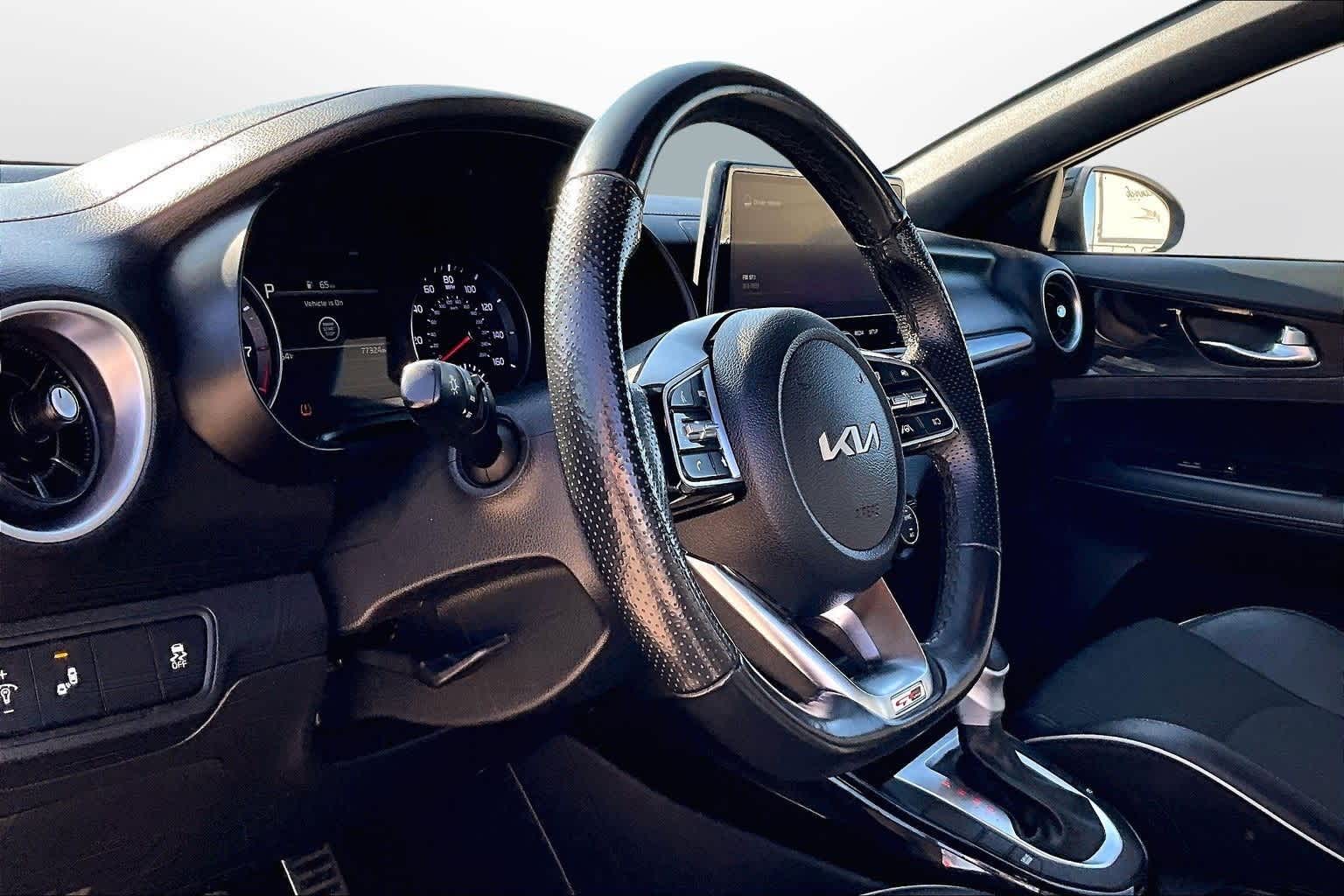 Thumbnail: 2022 Kia Forte - 11