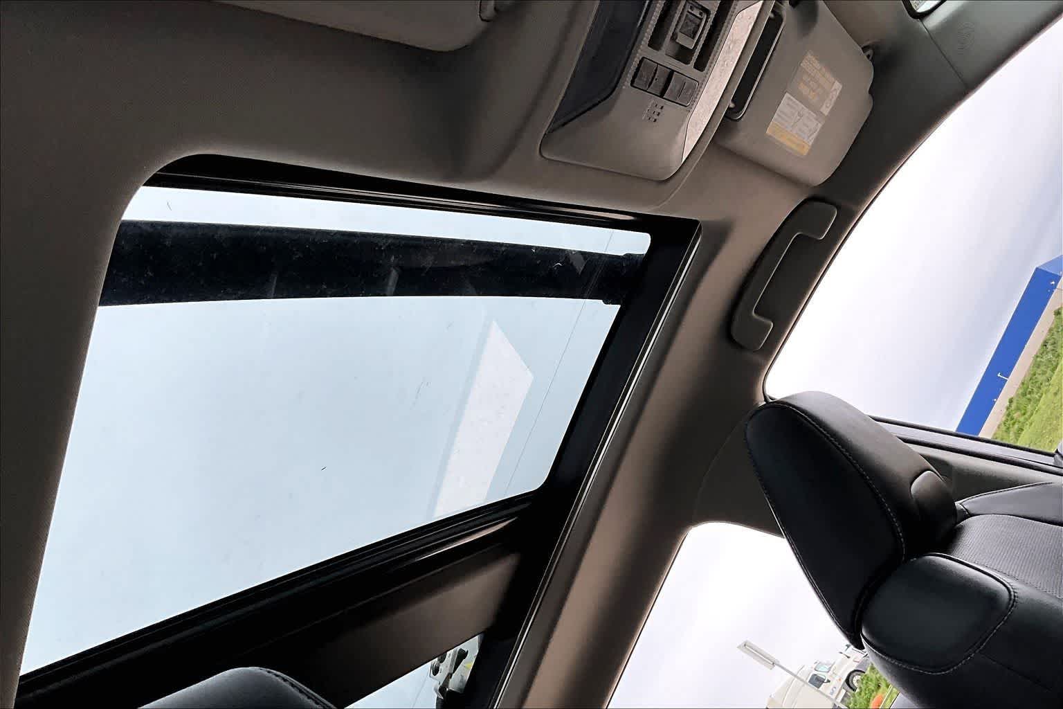 Thumbnail: 2019 Toyota RAV4 - 16