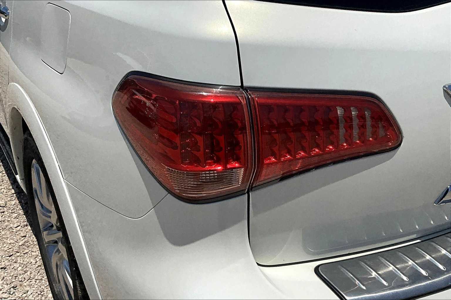 Thumbnail: 2013 INFINITI QX56 - 31