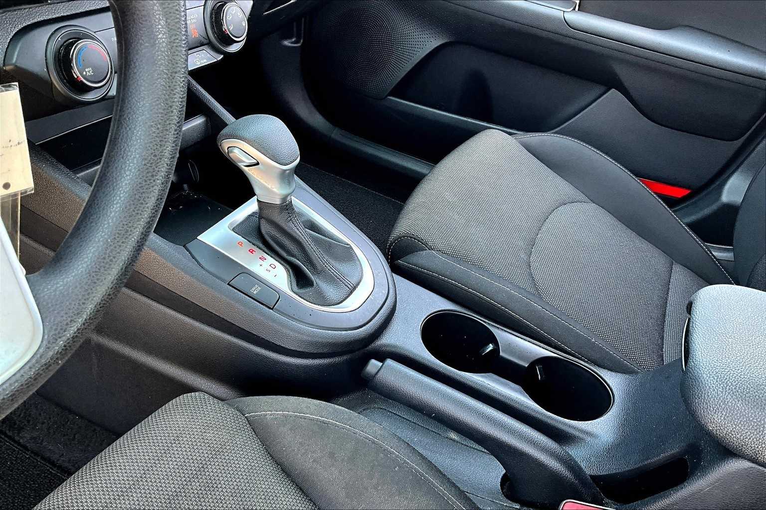 Thumbnail: 2022 Kia Forte - 13