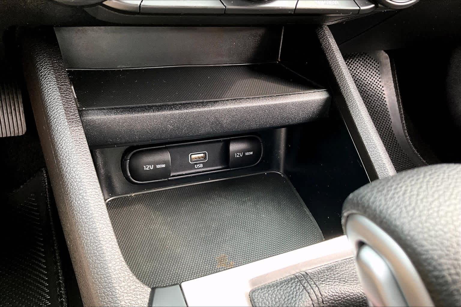 Thumbnail: 2022 Kia Forte - 22