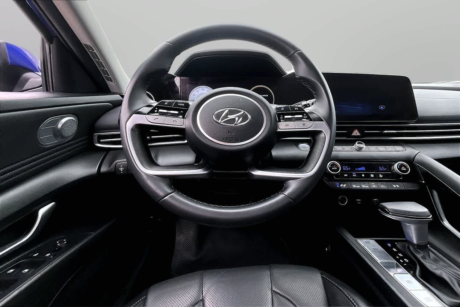 Thumbnail: 2023 Hyundai Elantra - 4