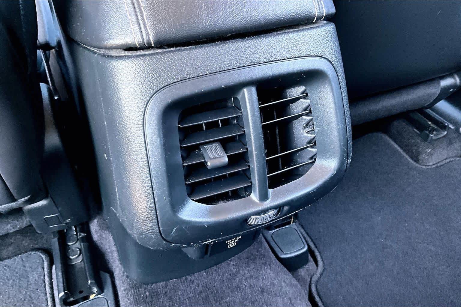 Thumbnail: 2016 Jeep Cherokee - 22