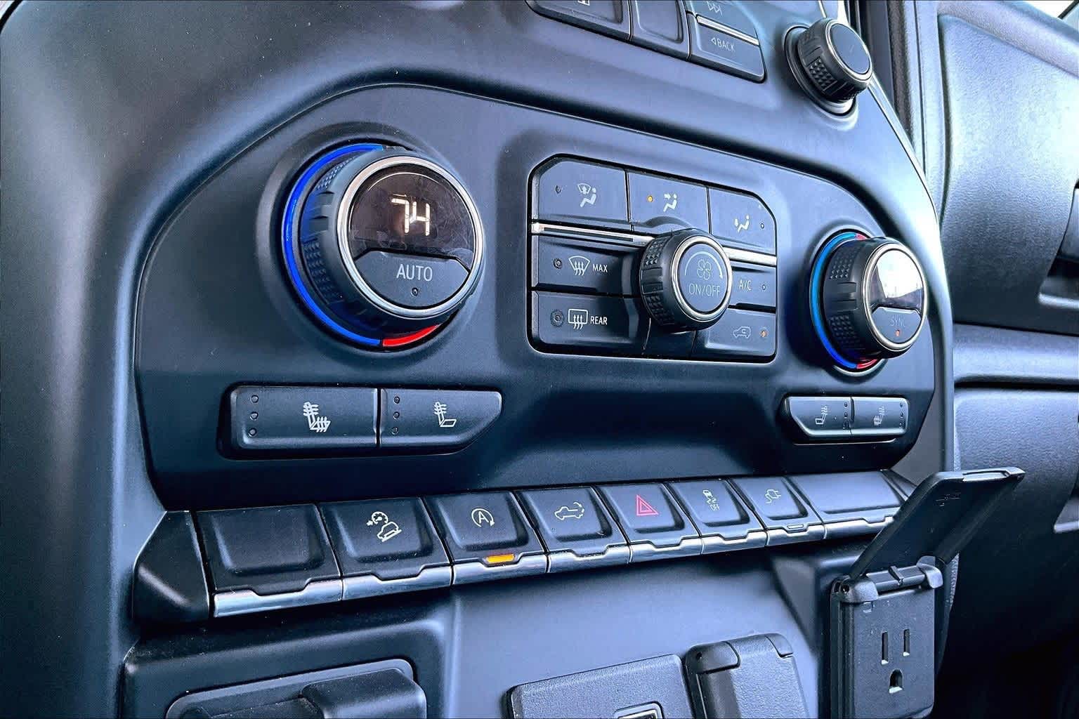 Thumbnail: 2019 Chevrolet Silverado 1500 - 24