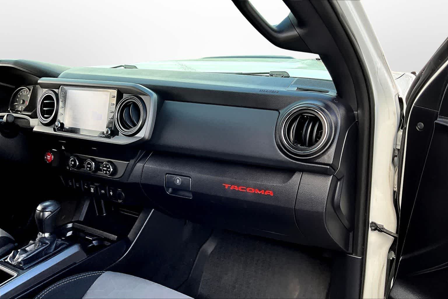 Thumbnail: 2020 Toyota Tacoma - 15