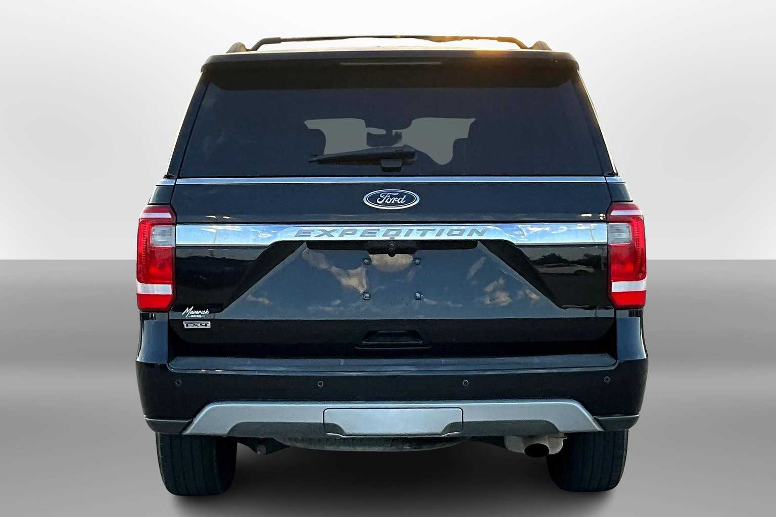 2021 Ford Expedition XLT photo 3