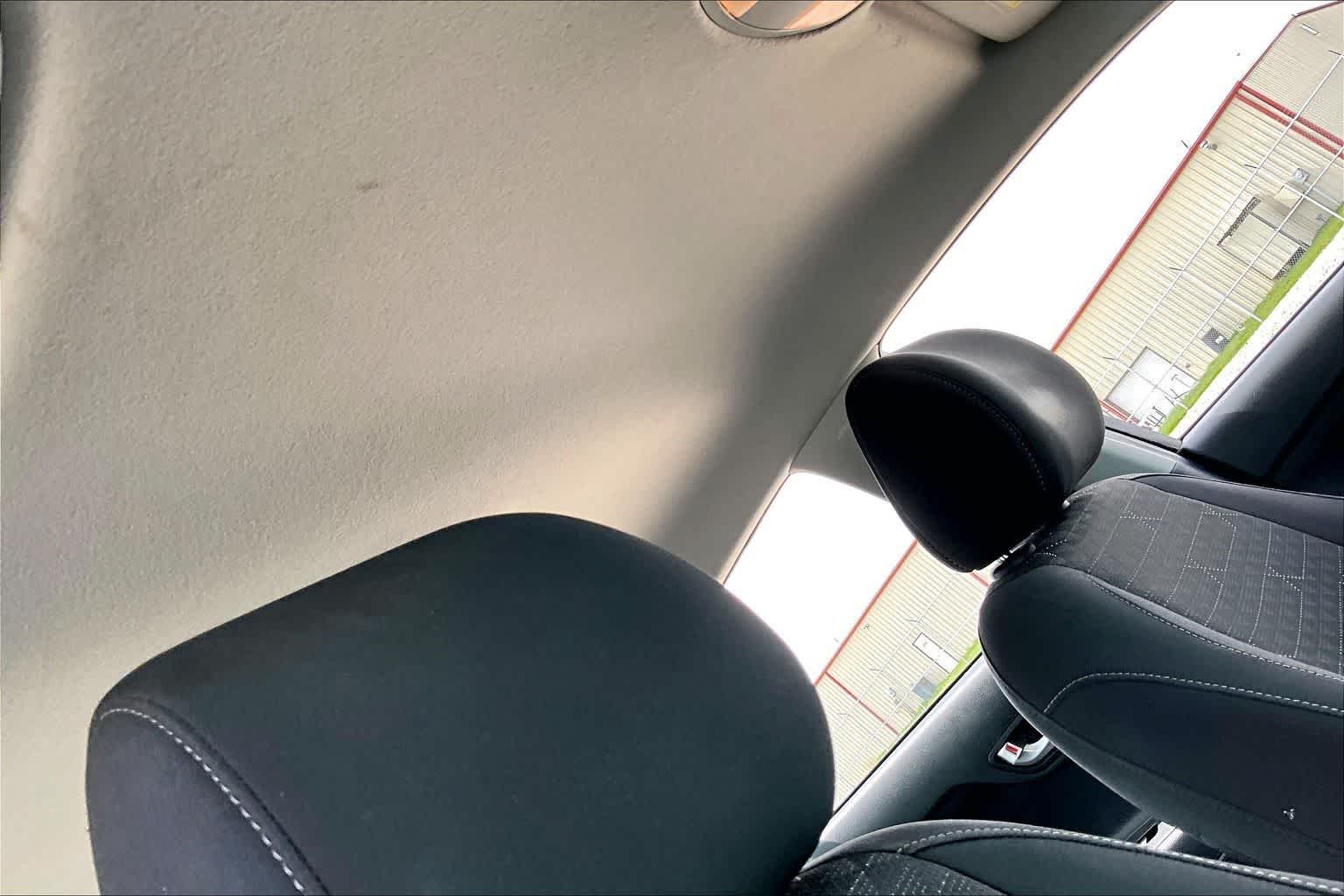 Thumbnail: 2023 Kia Rio - 15