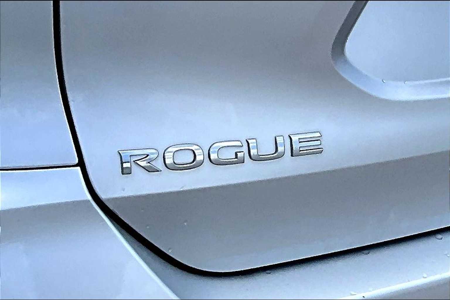 Thumbnail: 2017 Nissan Rogue - 28