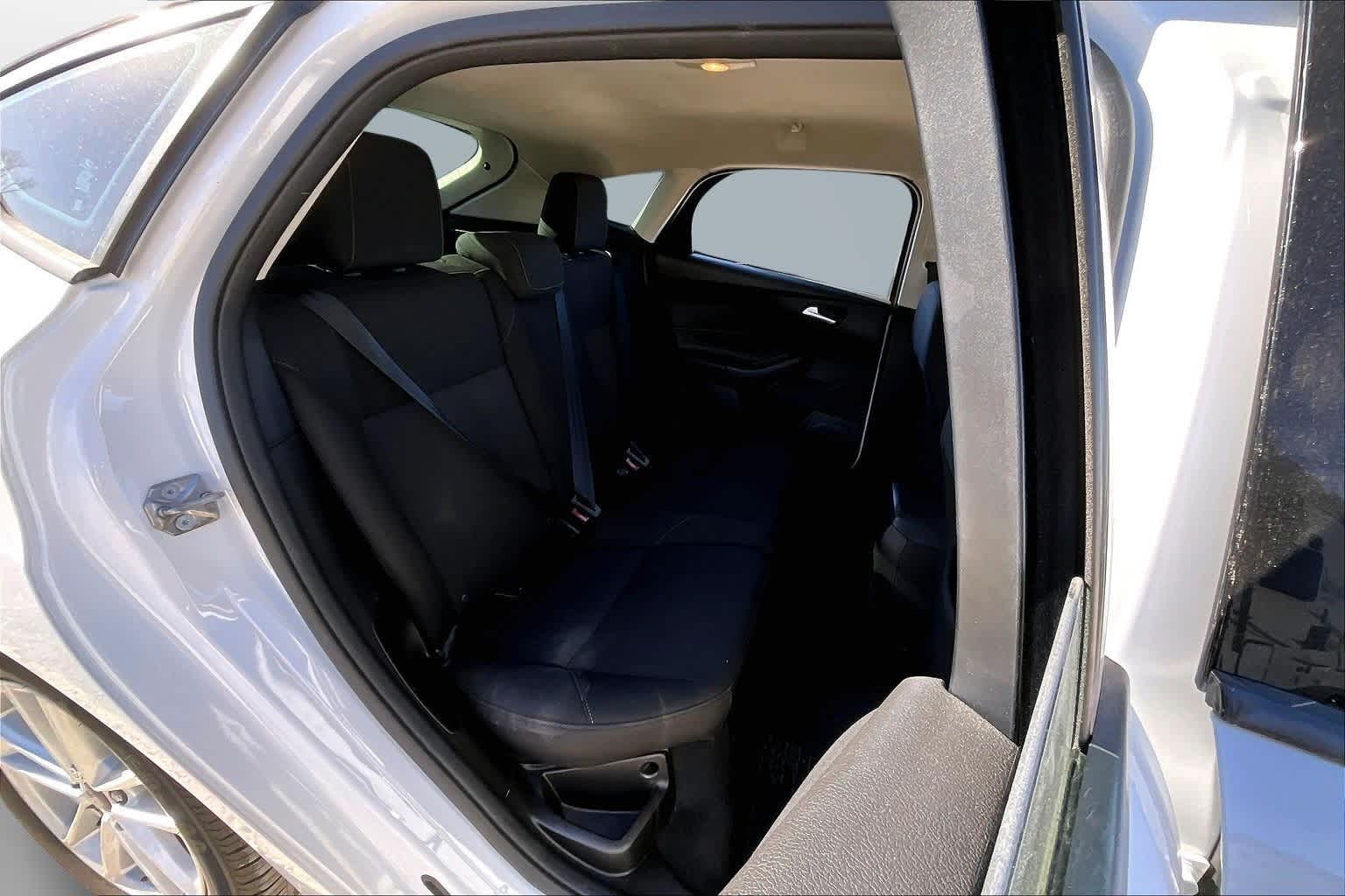 Thumbnail: 2017 Ford Focus - 25