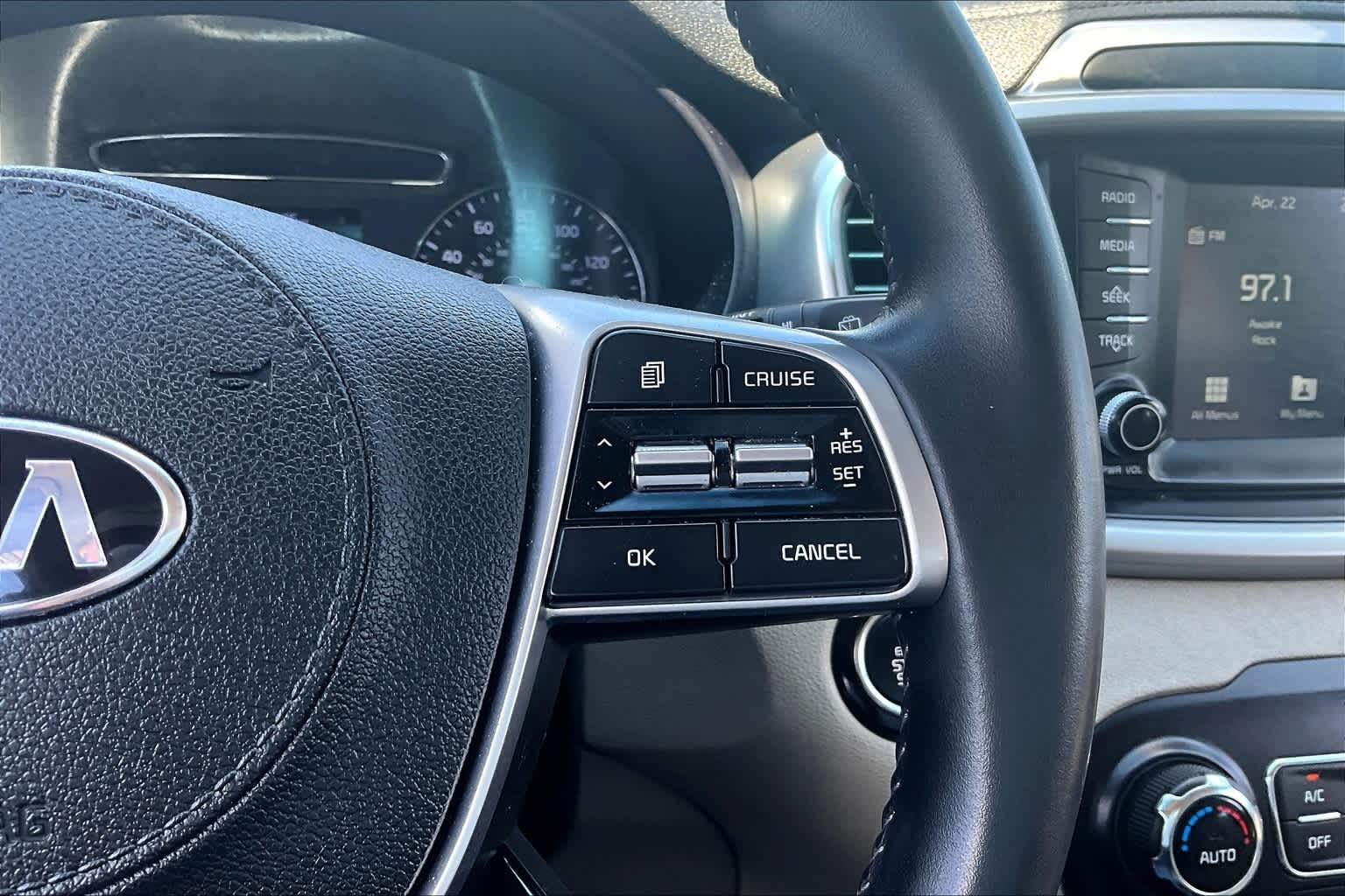 Thumbnail: 2020 Kia Sorento - 21