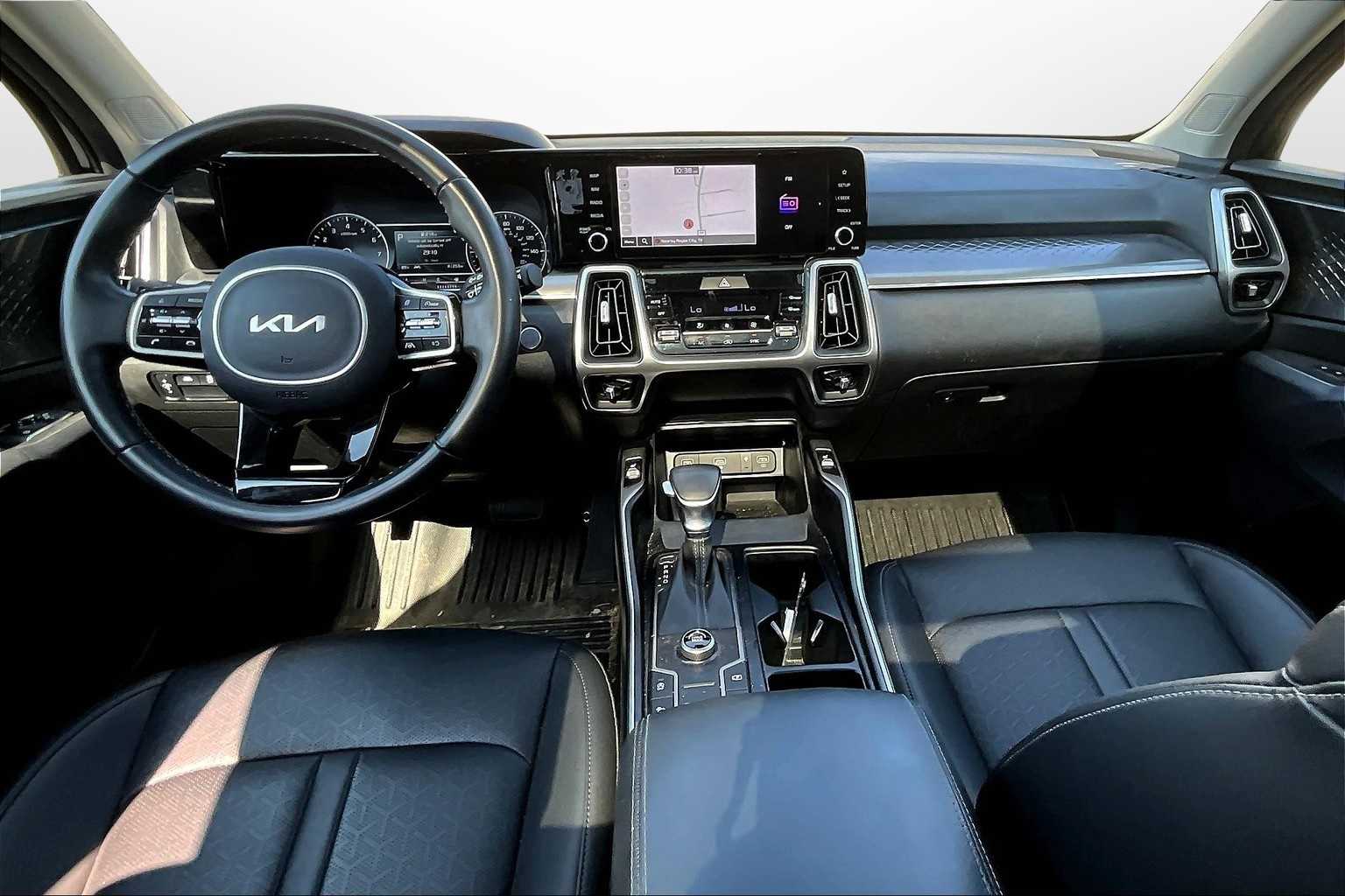 Thumbnail: 2023 Kia Sorento - 14