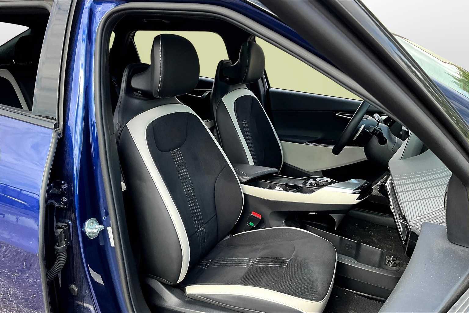 Thumbnail: 2022 Kia EV6 - 7