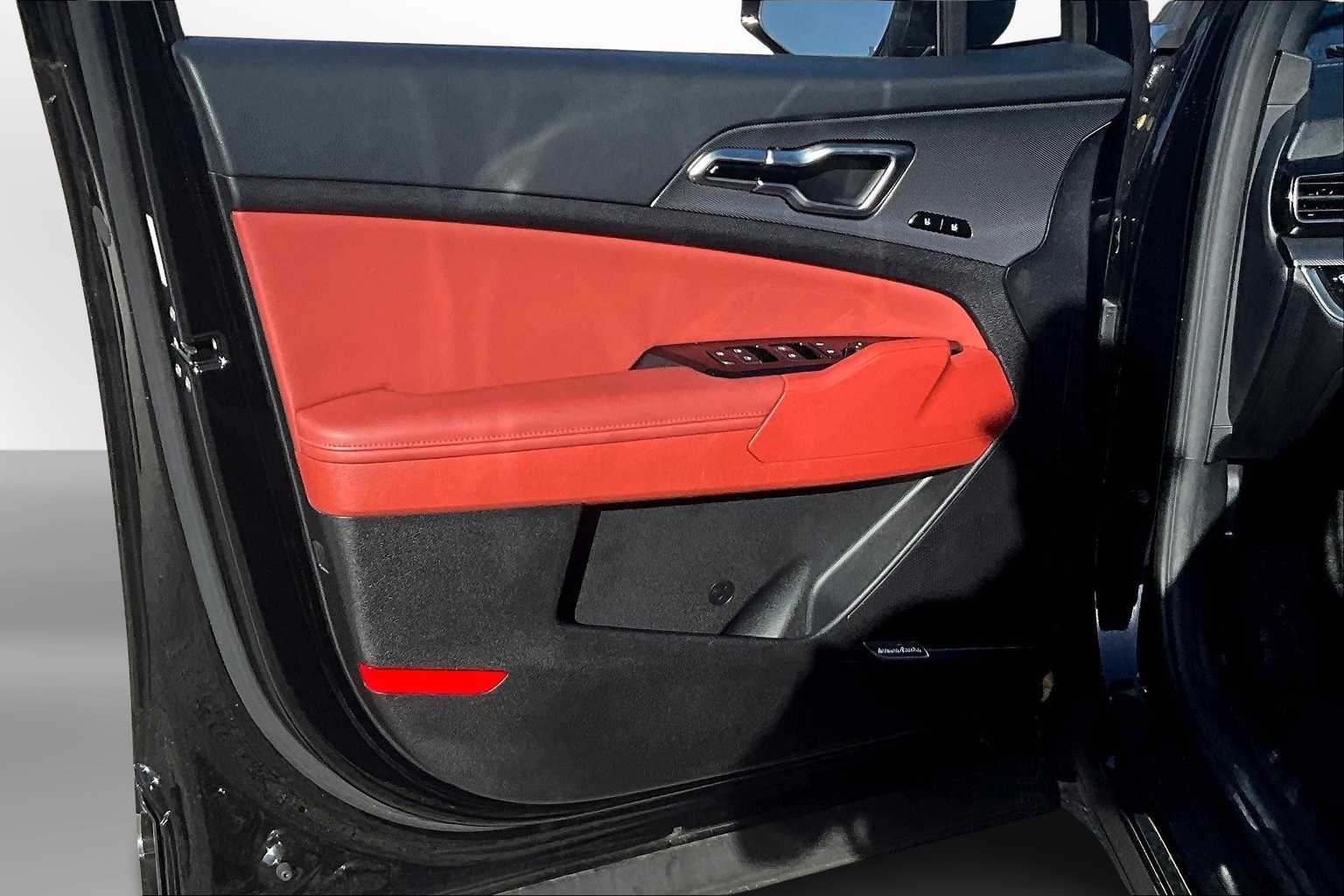 Thumbnail: 2023 Kia Sportage - 17