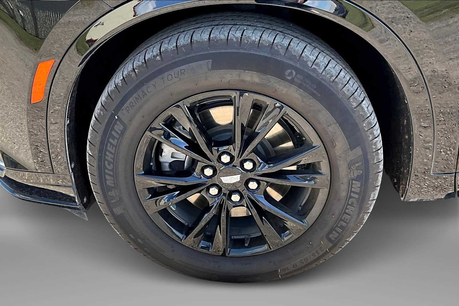Thumbnail: 2023 Cadillac XT6 - 8