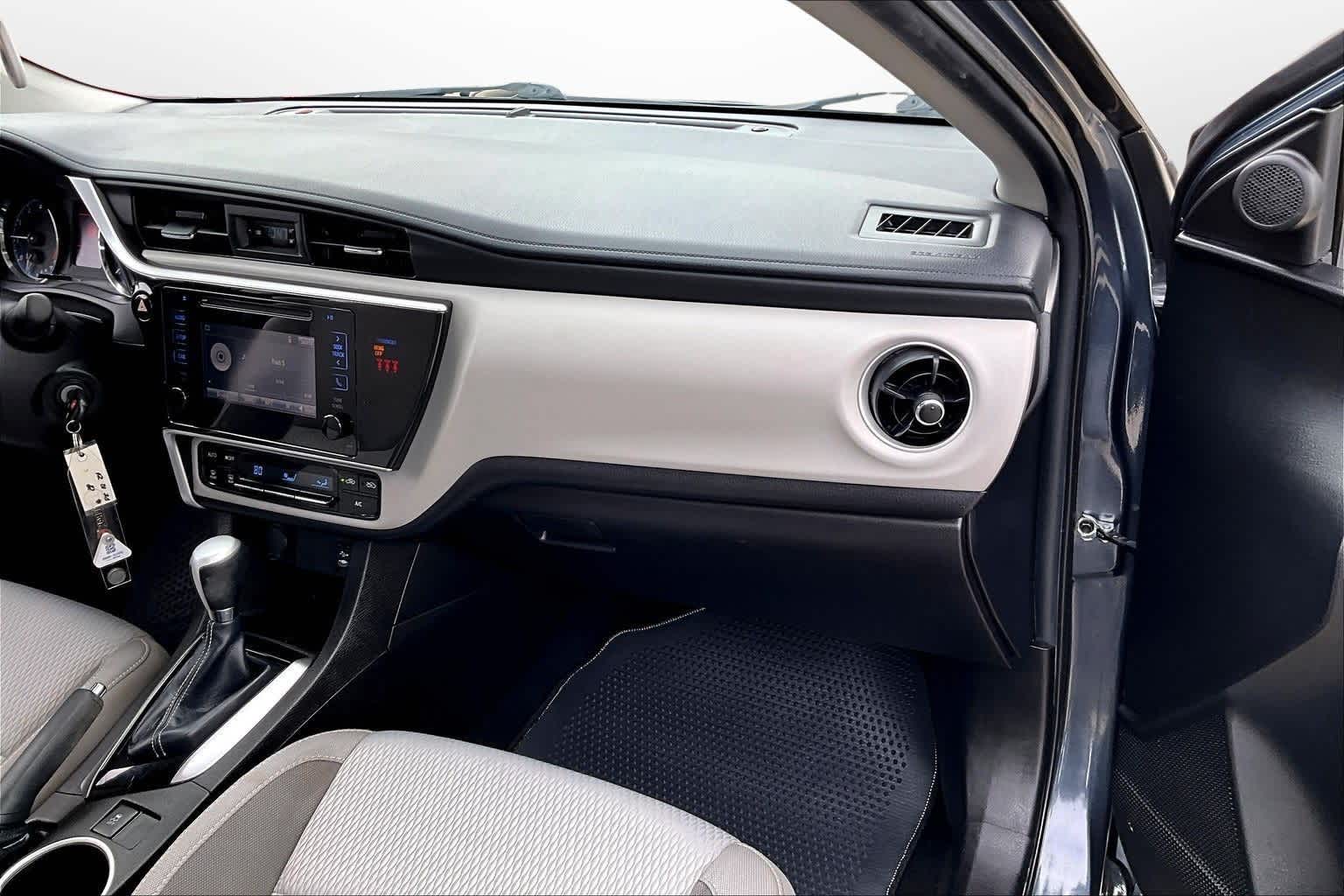 Thumbnail: 2018 Toyota Corolla - 15