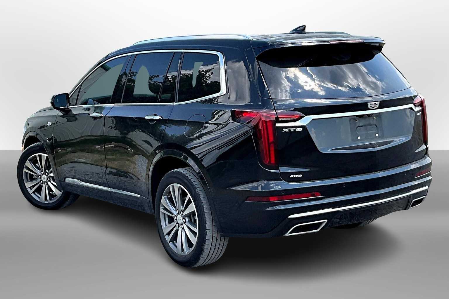 Thumbnail: 2021 Cadillac XT6 - 11