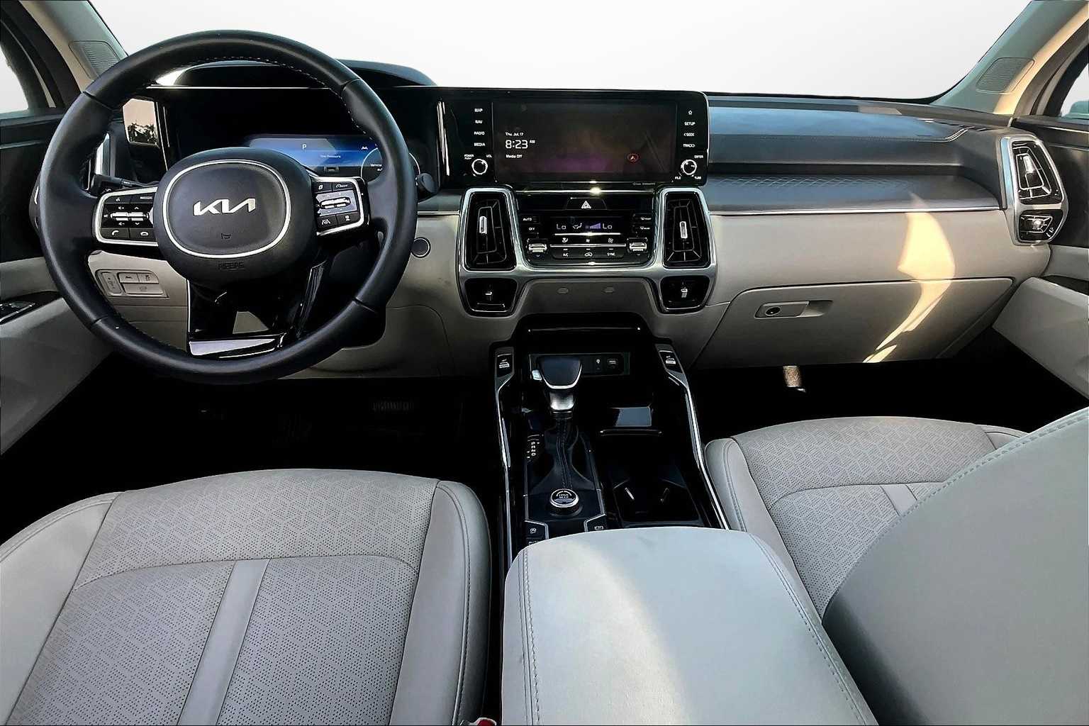 Thumbnail: 2023 Kia Sorento - 14